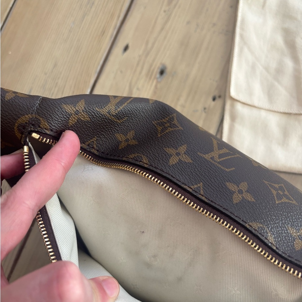 Louis Vuitton High Rise Bum Bag, no strap - Picture 8 of 11